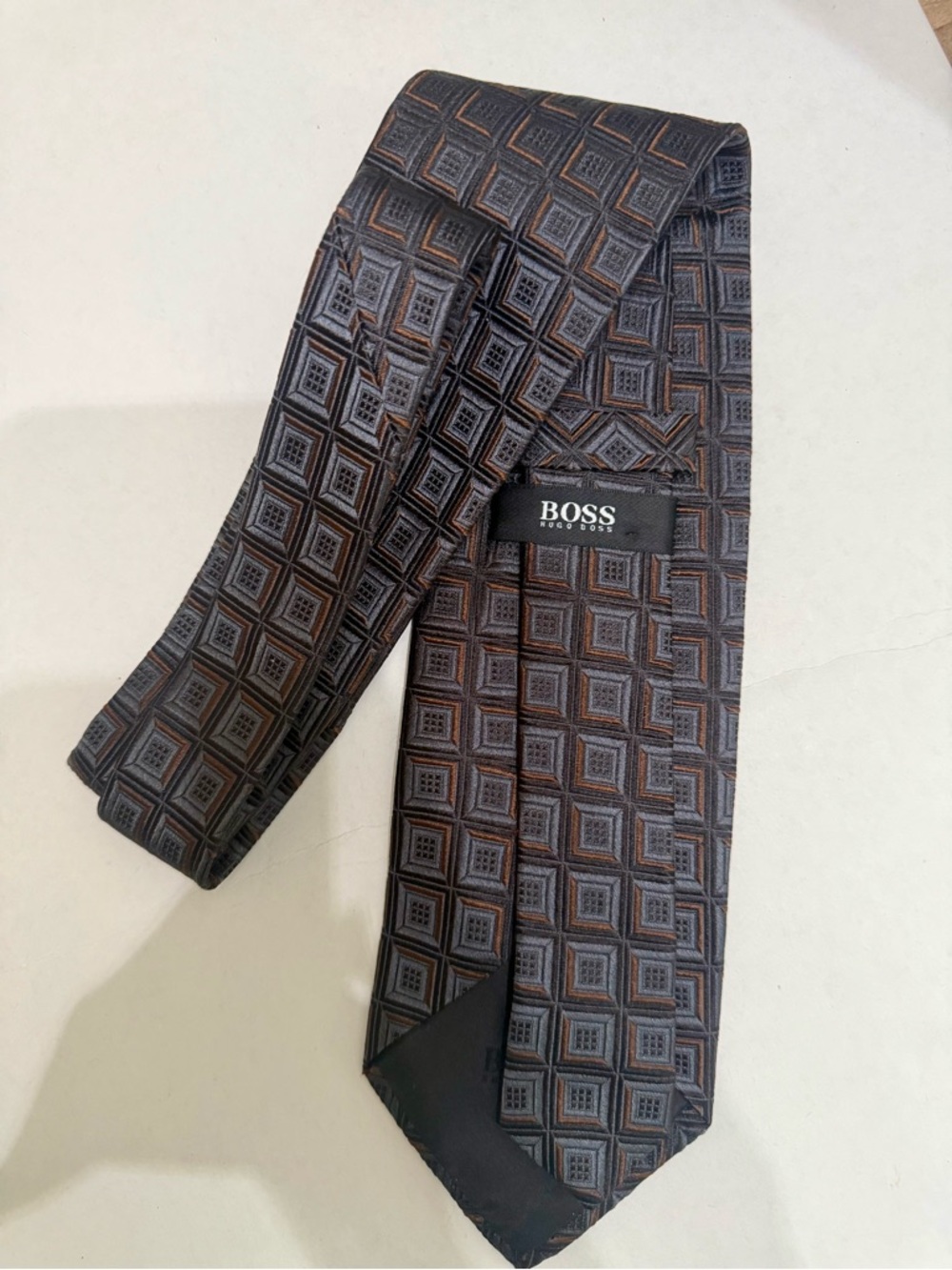 BOSS Hugo Boss 100% Silk Geometric Medallion Tie - Black & Brown - Made in Italy
